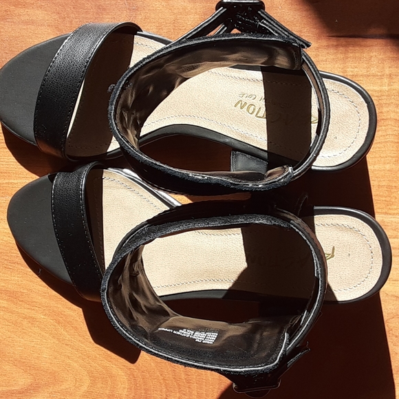Kenneth Cole Reaction black sandal - Picture 6 of 10
